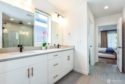 15558 NE 15th Place Bellevue WA 98007