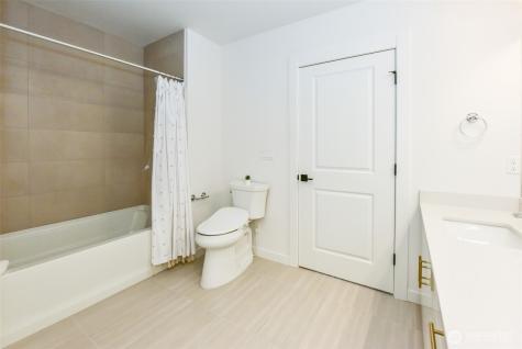 15558 NE 15th Place Bellevue WA 98007