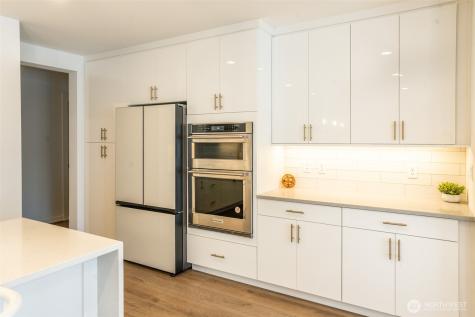 15558 NE 15th Place Bellevue WA 98007