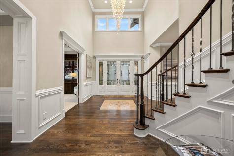 10021 NE 16th Place Bellevue WA 98004
