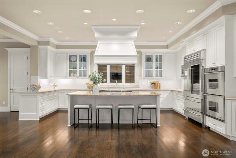10021 NE 16th Place Bellevue WA 98004