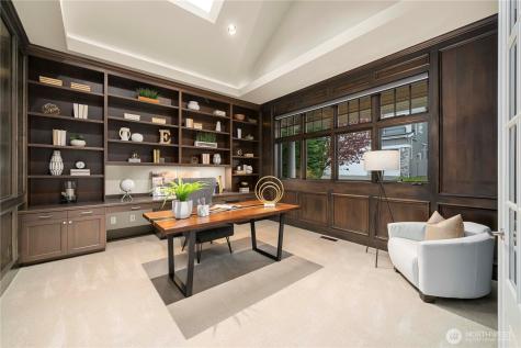 10021 NE 16th Place Bellevue WA 98004