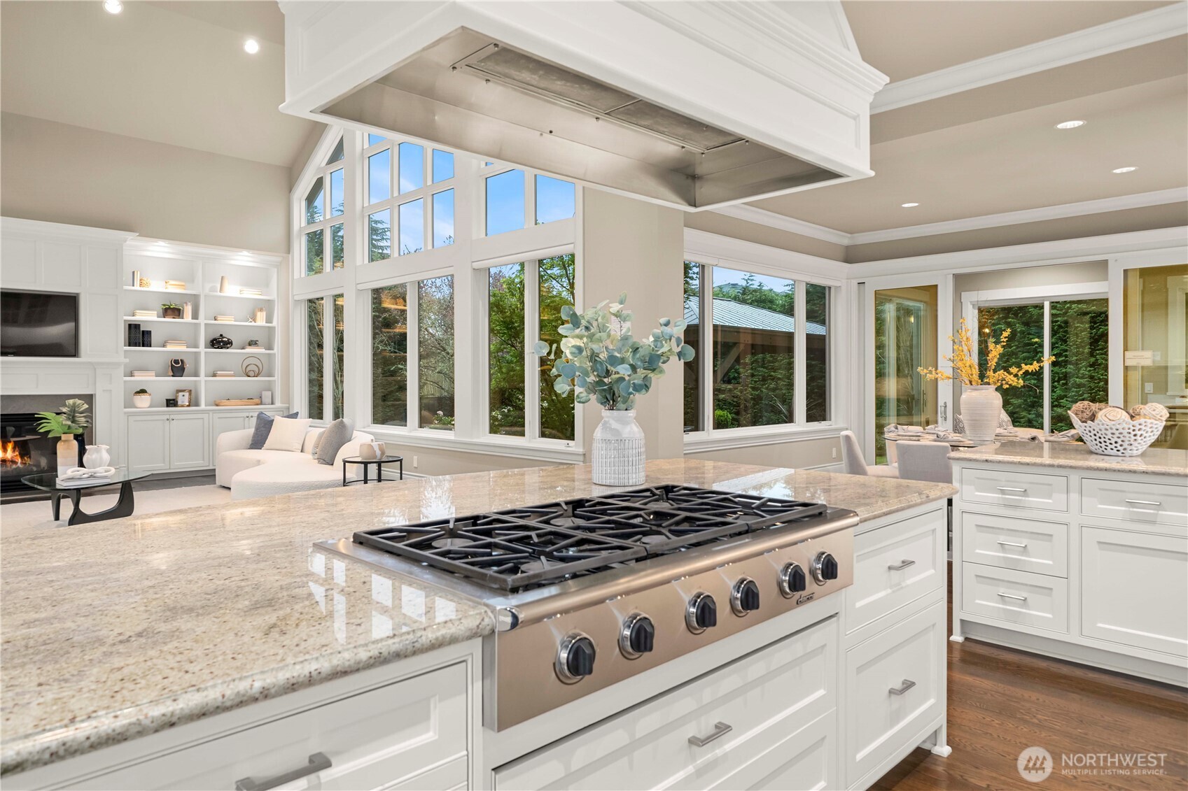 10021 NE 16th Place Bellevue WA 98004