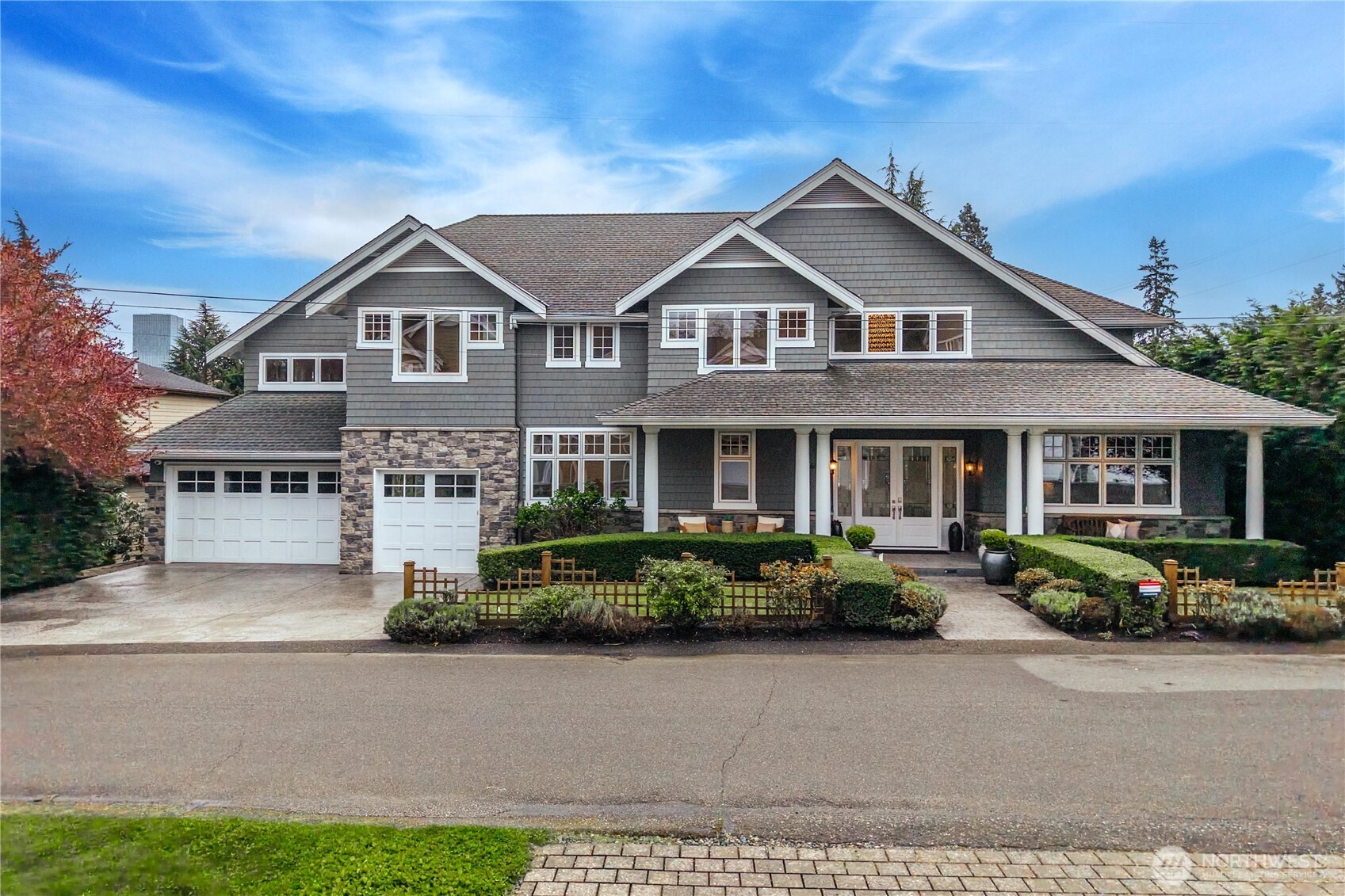 10021 NE 16th Place Bellevue WA 98004