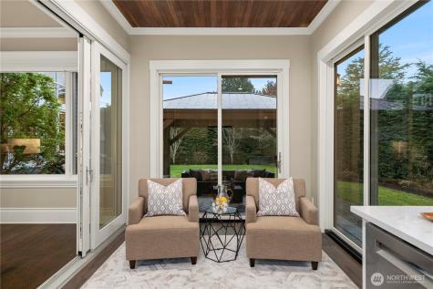 10021 NE 16th Place Bellevue WA 98004