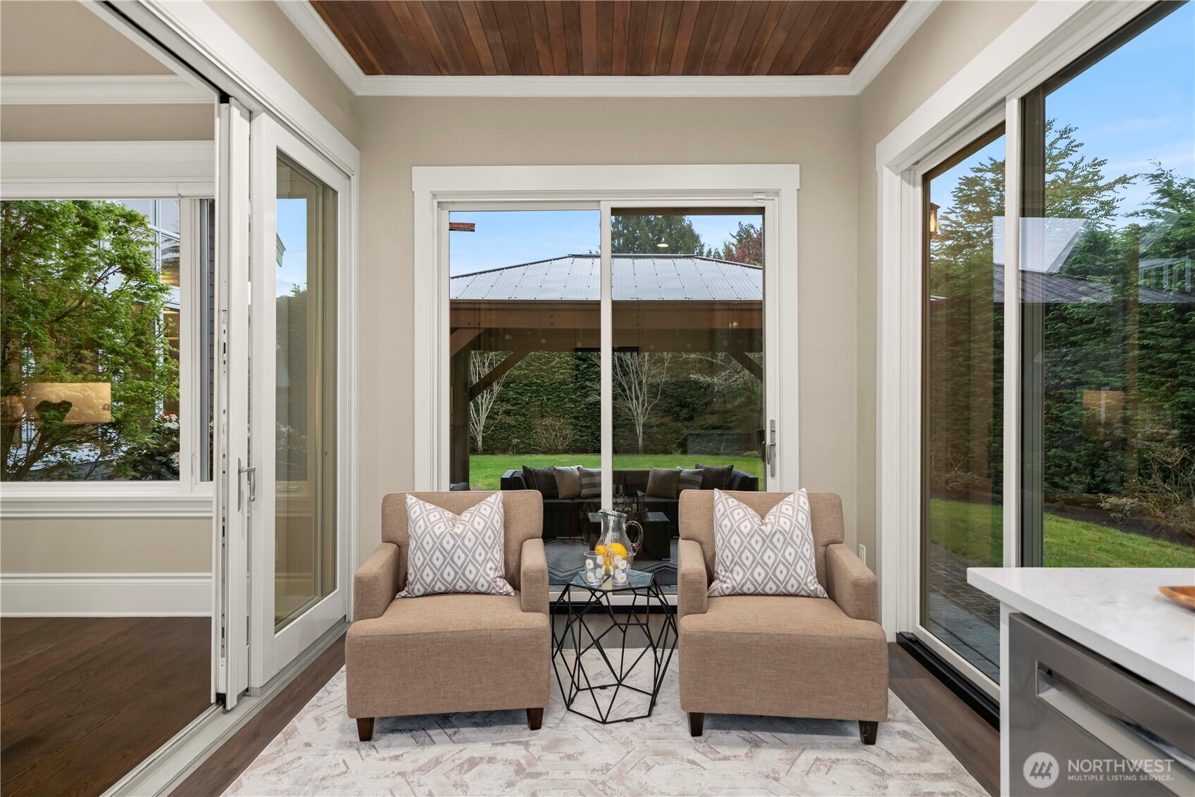 10021 NE 16th Place Bellevue WA 98004