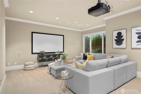 10021 NE 16th Place Bellevue WA 98004