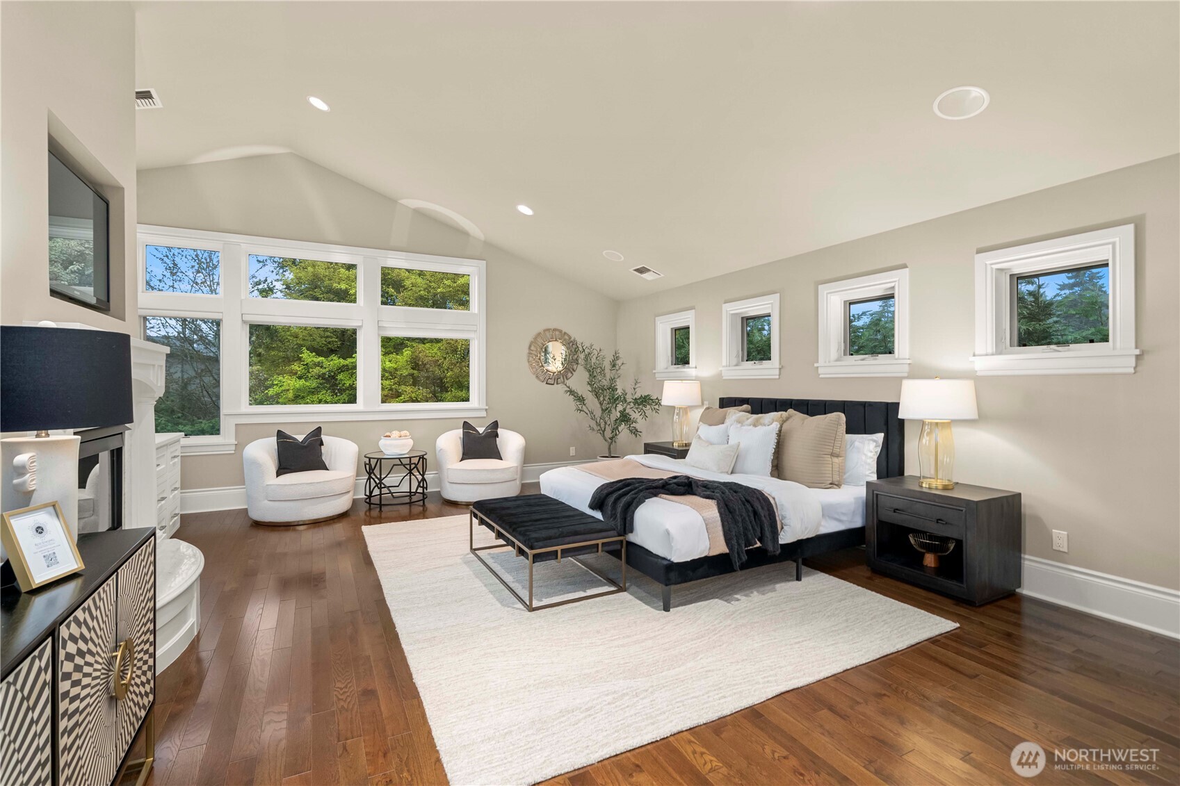 10021 NE 16th Place Bellevue WA 98004