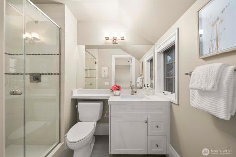 10021 NE 16th Place Bellevue WA 98004