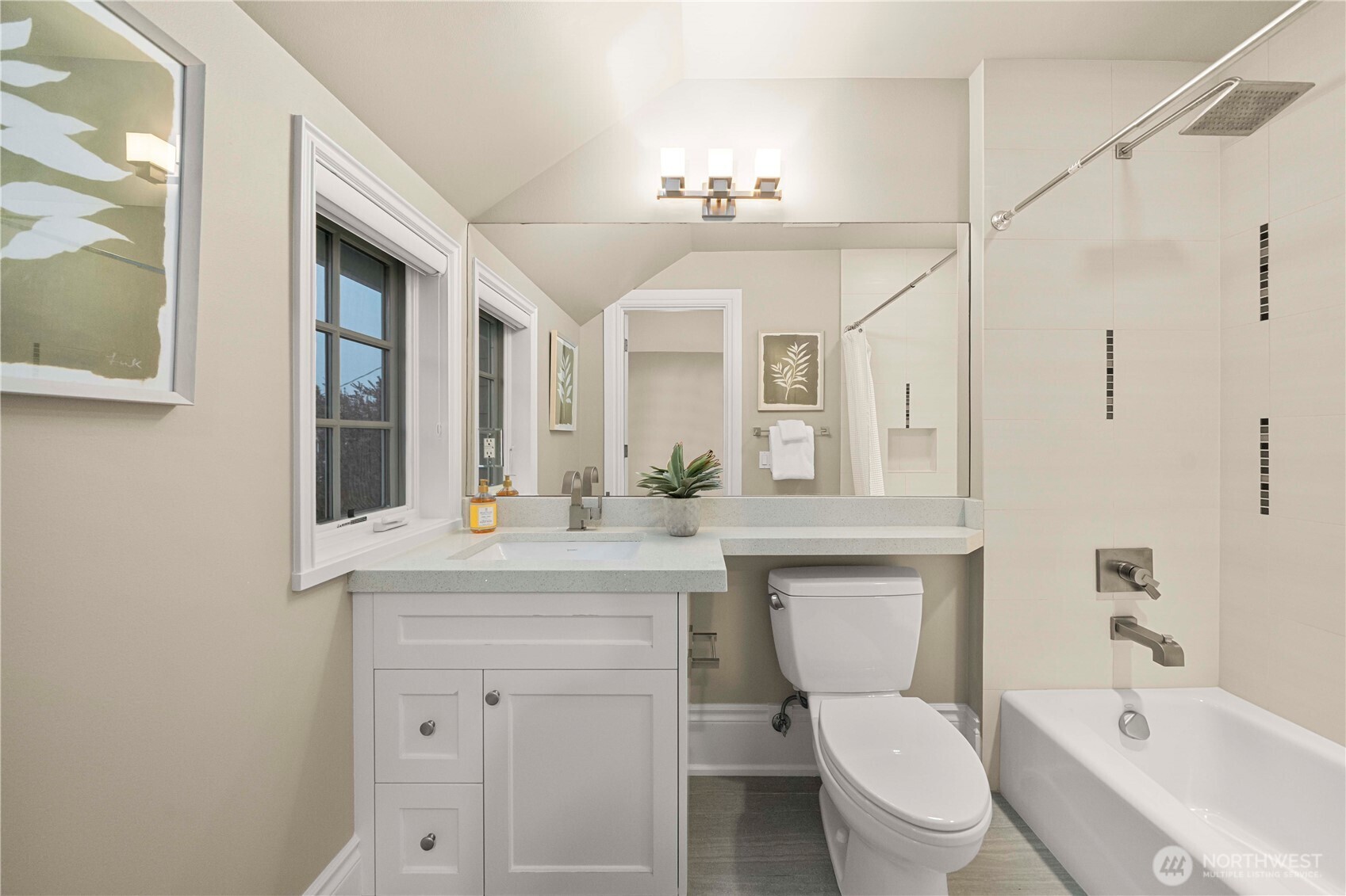 10021 NE 16th Place Bellevue WA 98004