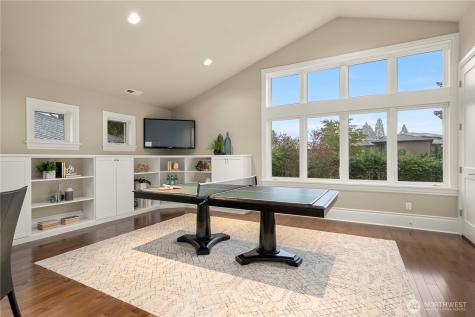 10021 NE 16th Place Bellevue WA 98004