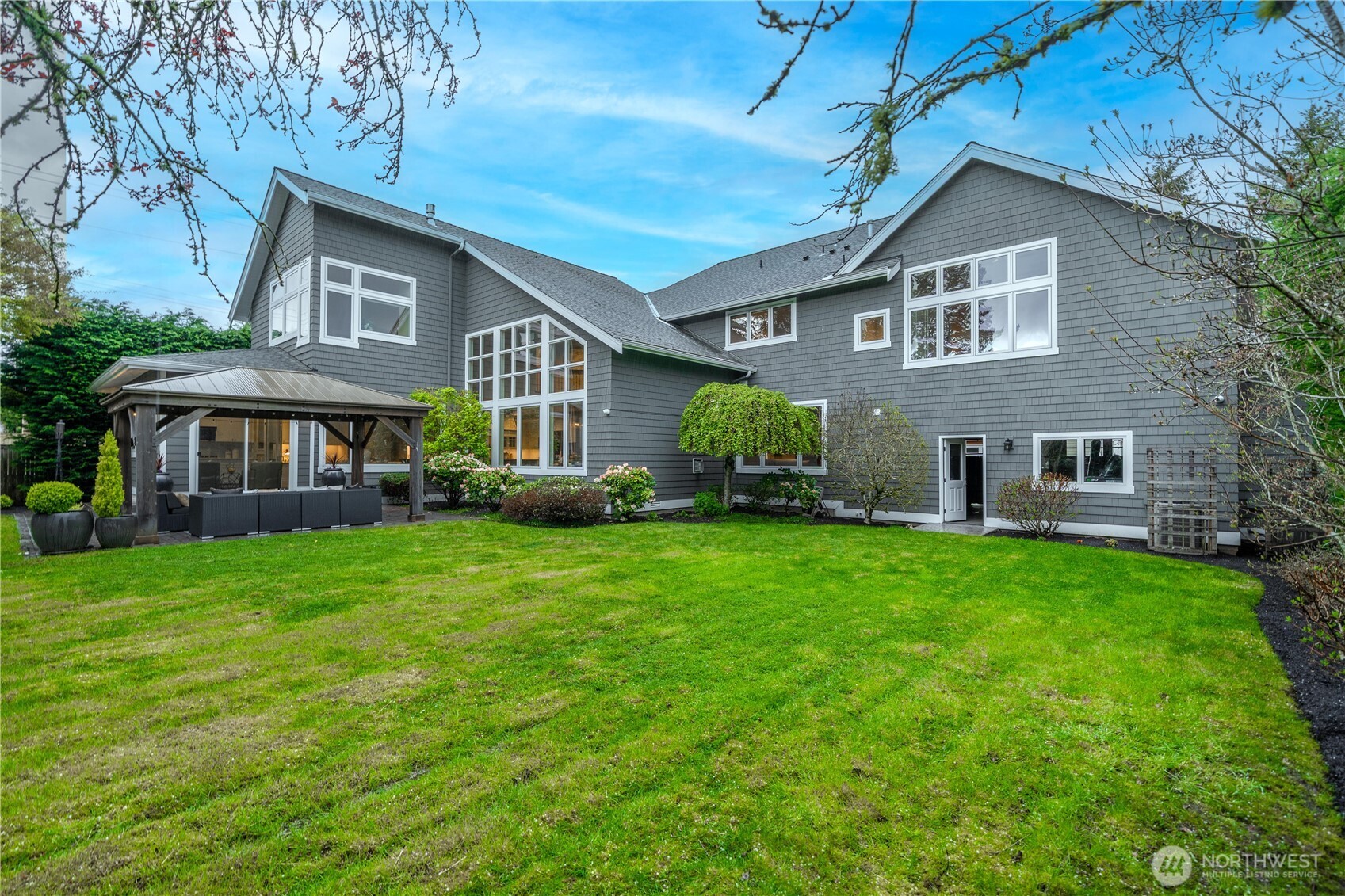 10021 NE 16th Place Bellevue WA 98004