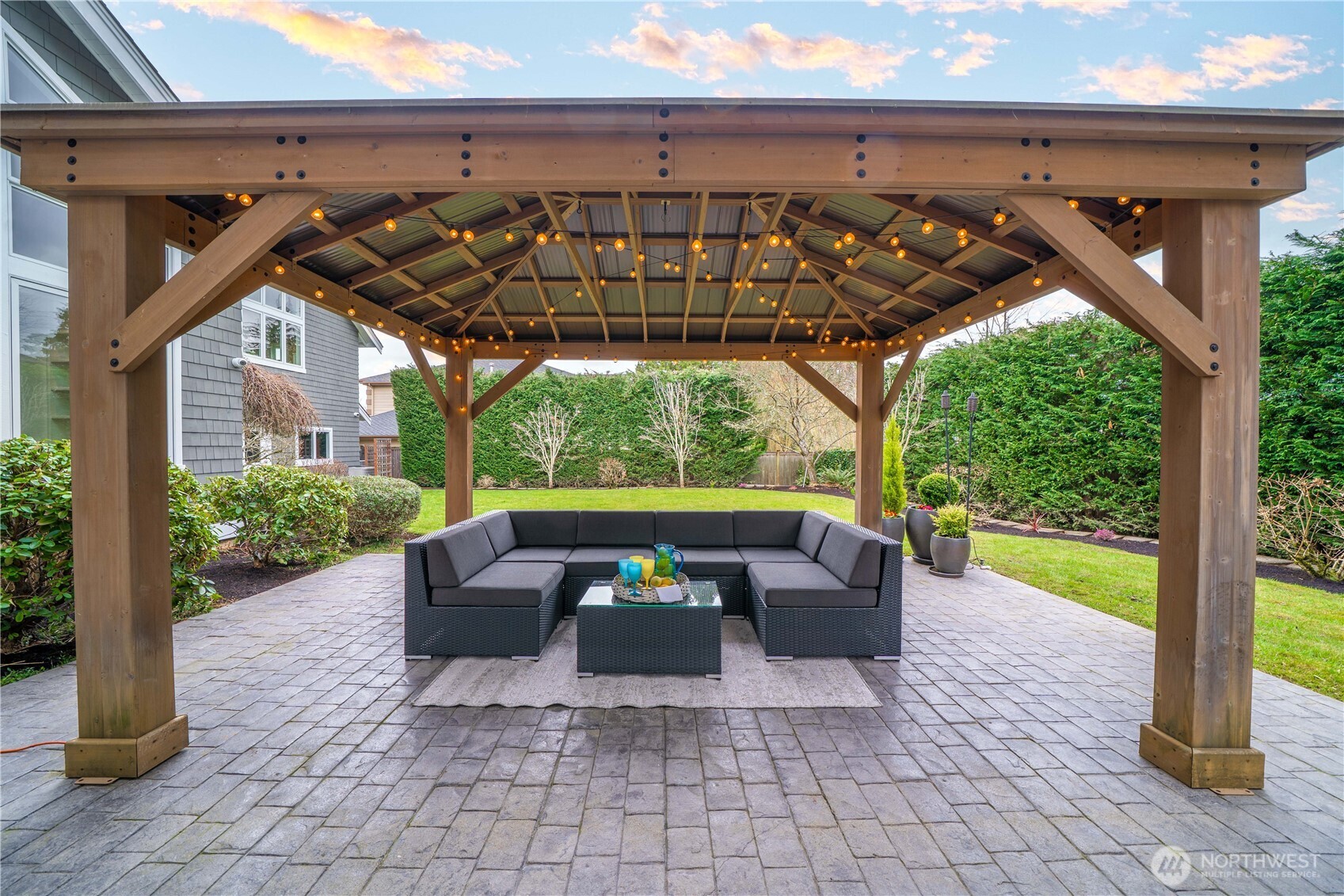 10021 NE 16th Place Bellevue WA 98004