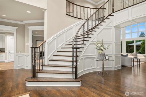 10021 NE 16th Place Bellevue WA 98004