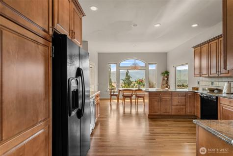 718 Briarwood Drive East Wenatchee WA 98802