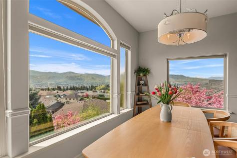 718 Briarwood Drive East Wenatchee WA 98802