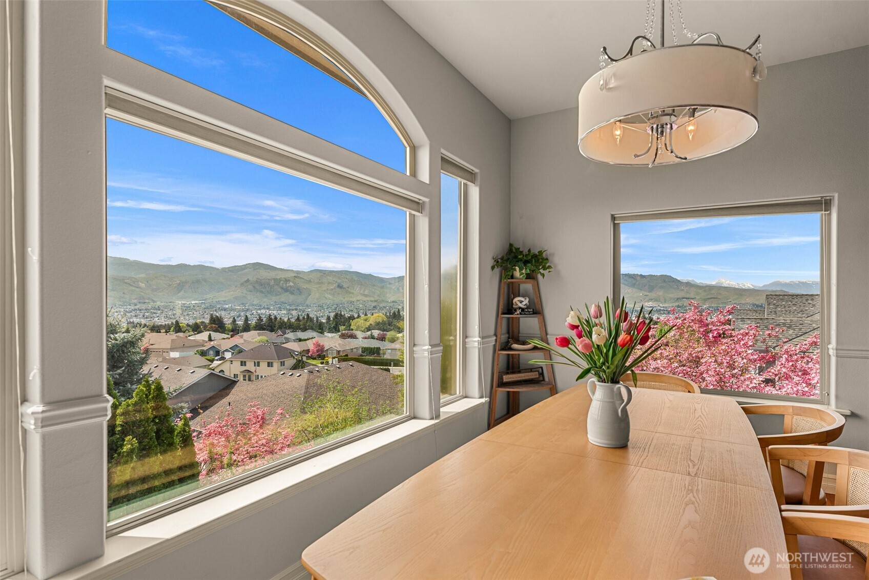 718 Briarwood Drive East Wenatchee WA 98802