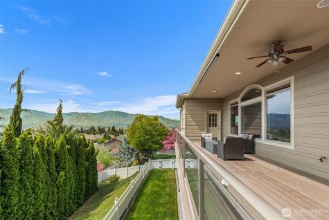 718 Briarwood Drive East Wenatchee WA 98802