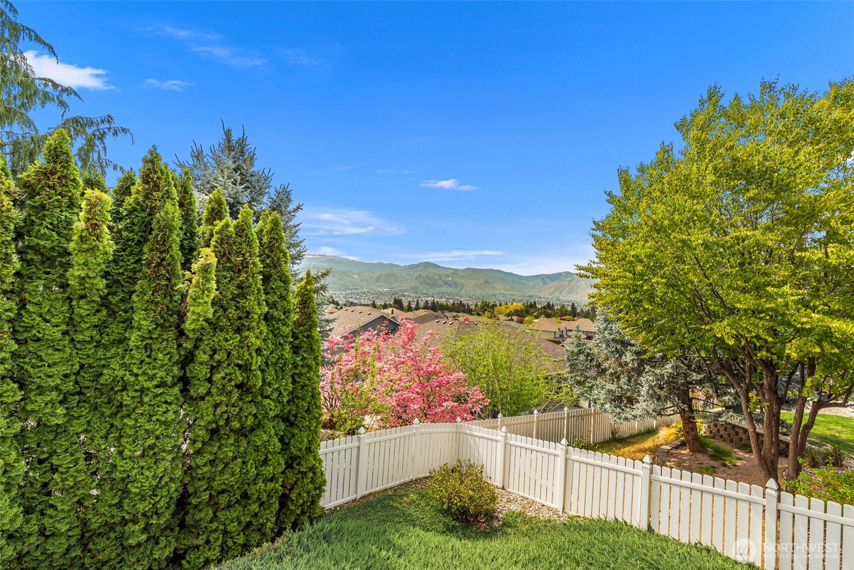 718 Briarwood Drive East Wenatchee WA 98802