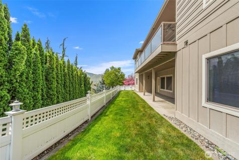718 Briarwood Drive East Wenatchee WA 98802