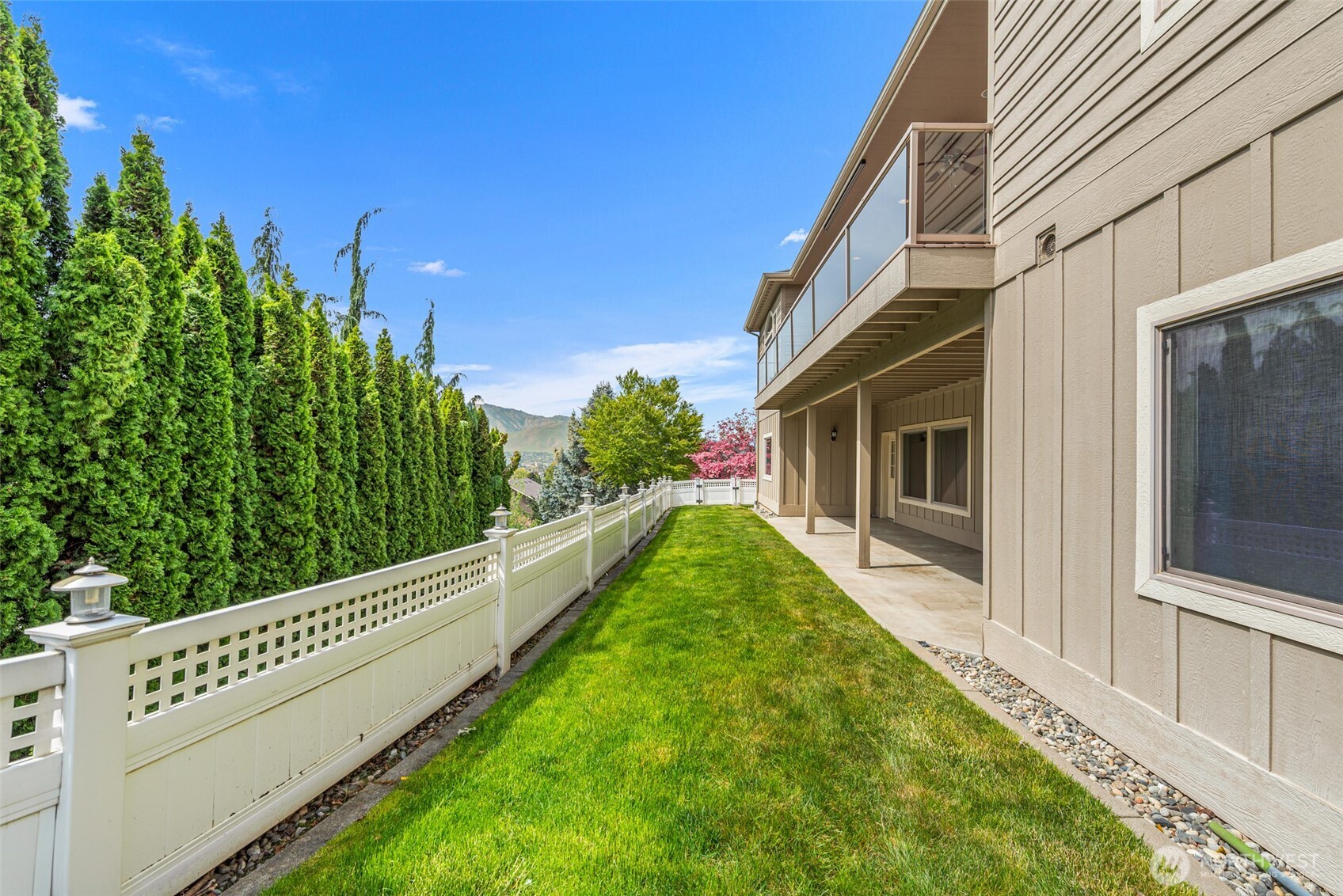 718 Briarwood Drive East Wenatchee WA 98802