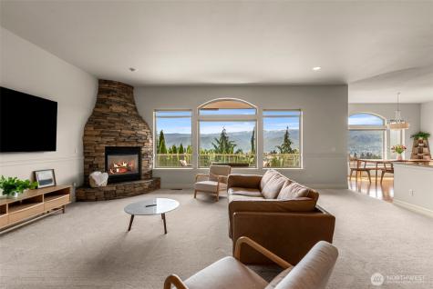 718 Briarwood Drive East Wenatchee WA 98802