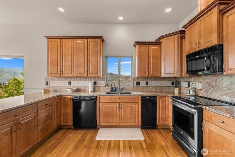 718 Briarwood Drive East Wenatchee WA 98802