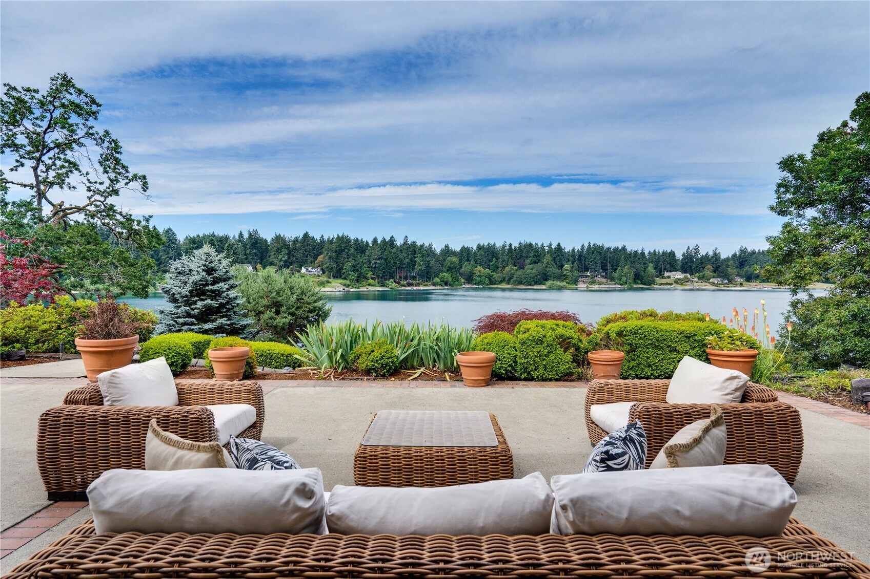 6638 Hilltop Lane Lakewood WA 98499