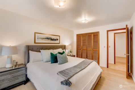 11546 35th Avenue Ne Seattle WA 98125