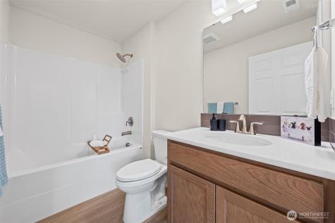 414 Comet Street Milton WA 98354