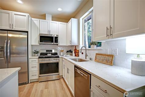 2801 Huckleberry Lane Camano Island WA 98282