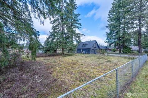 15026 74th Avenue E Puyallup WA 98375