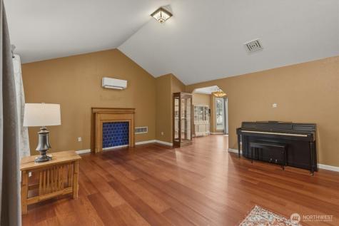 15026 74th Avenue E Puyallup WA 98375