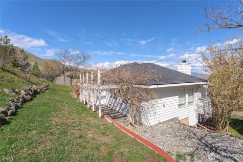 301 Canyon Place Wenatchee WA 98801