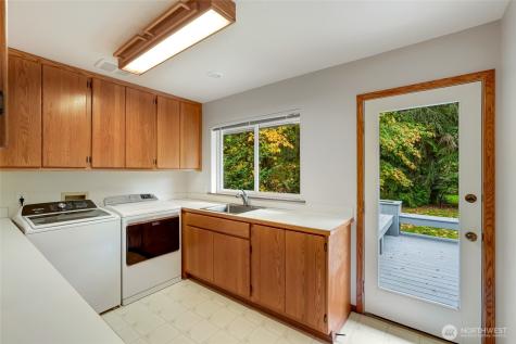 638 Michael Way Camano Island WA 98282