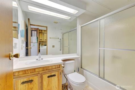 1510 Maple Lane Kent WA 98030