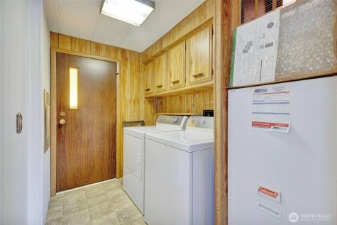 1510 Maple Lane Kent WA 98030
