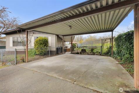 1510 Maple Lane Kent WA 98030