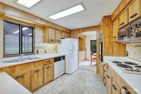 1510 Maple Lane Kent WA 98030