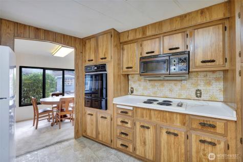 1510 Maple Lane Kent WA 98030