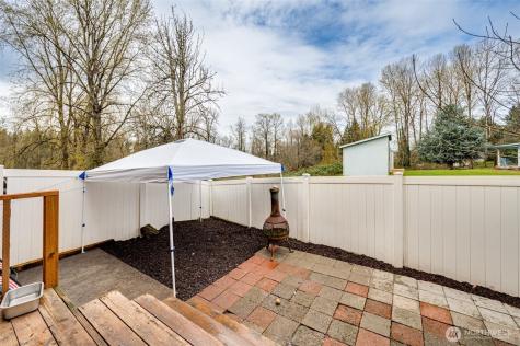 75 River Rock Lane Woodland WA 98674