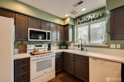 75 River Rock Lane Woodland WA 98674