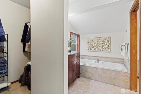 26009 222nd Place SE Maple Valley WA 98038