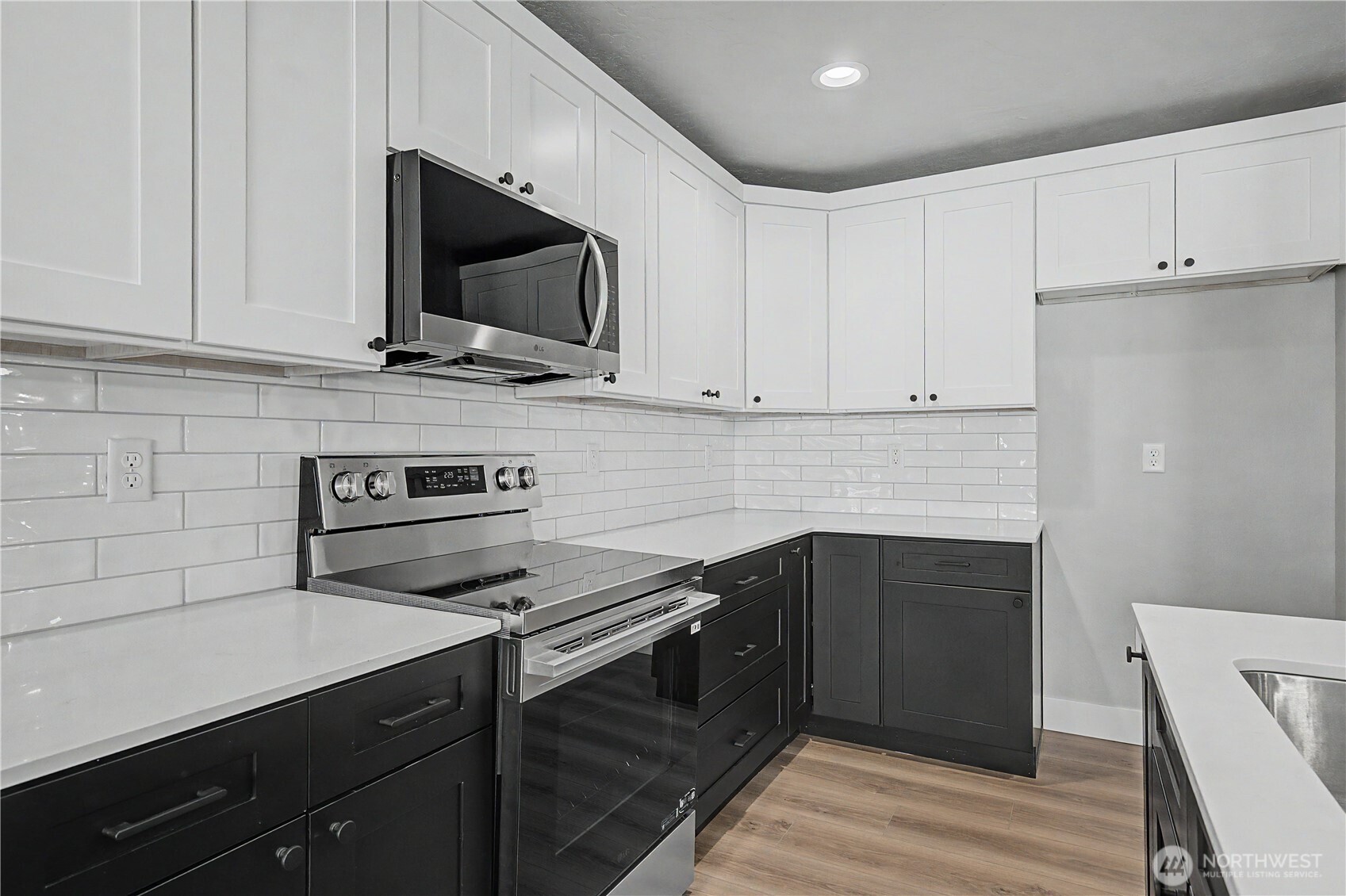 523 N Lessor Loop Moses Lake WA 98837