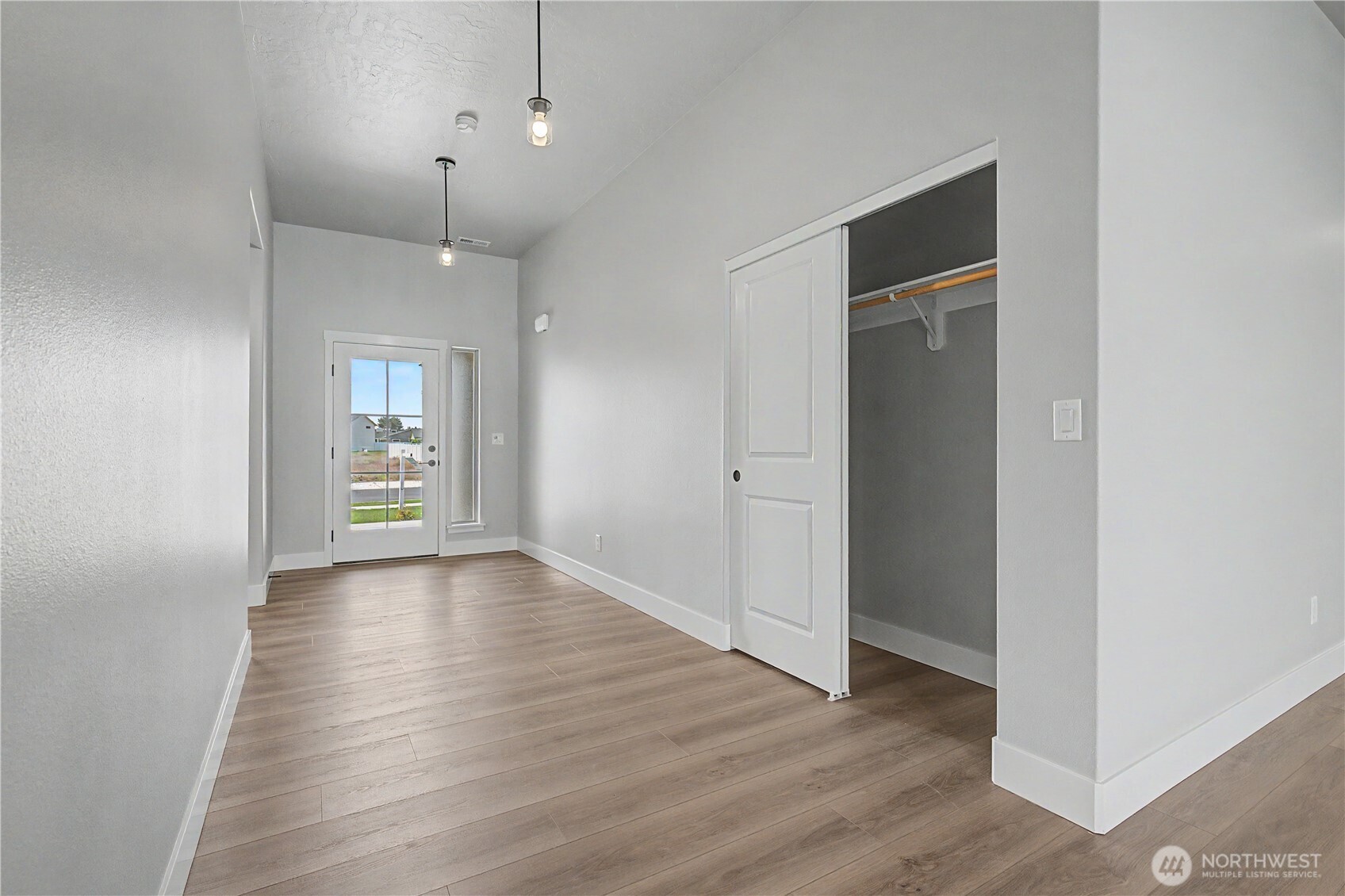 523 N Lessor Loop Moses Lake WA 98837
