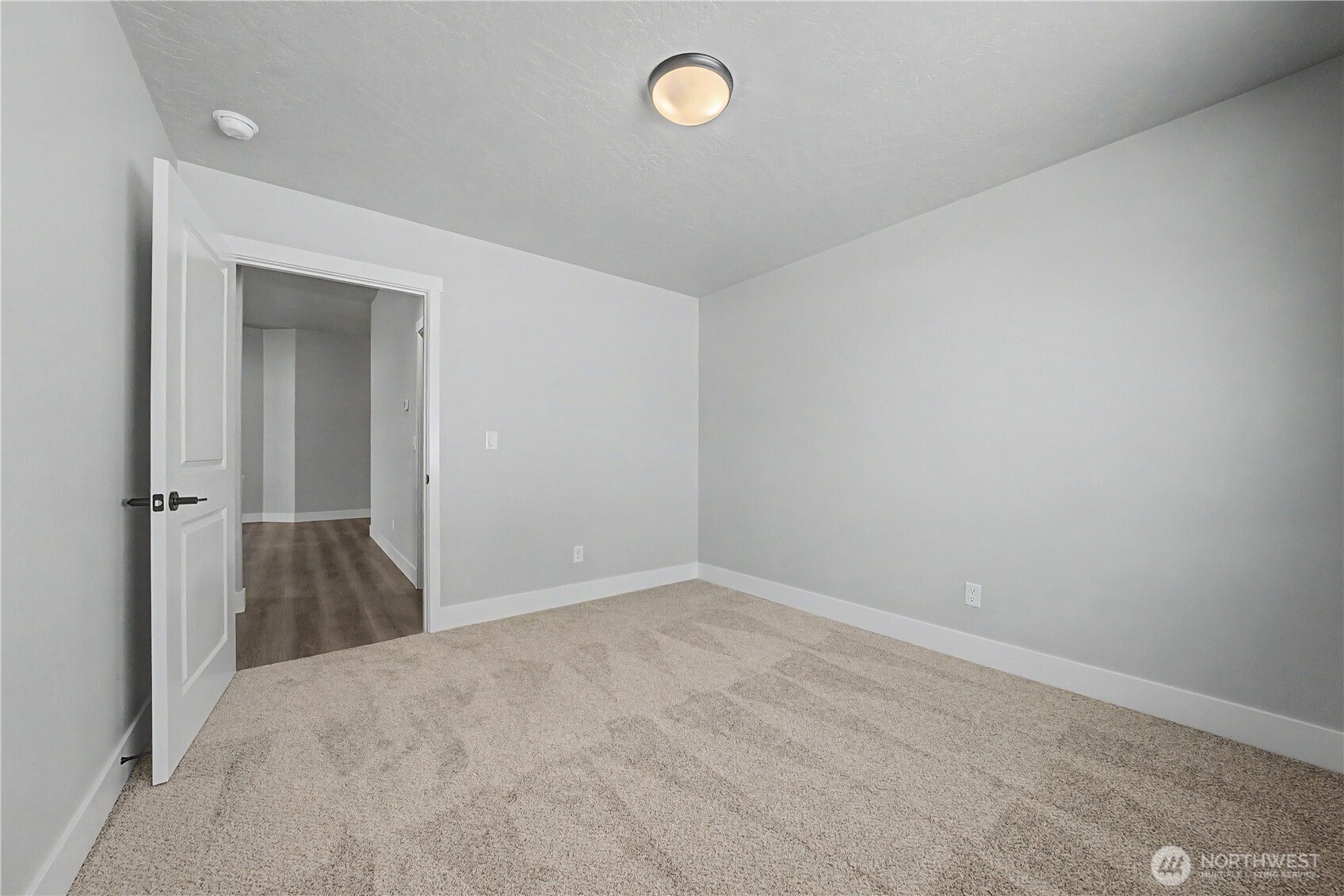 523 N Lessor Loop Moses Lake WA 98837
