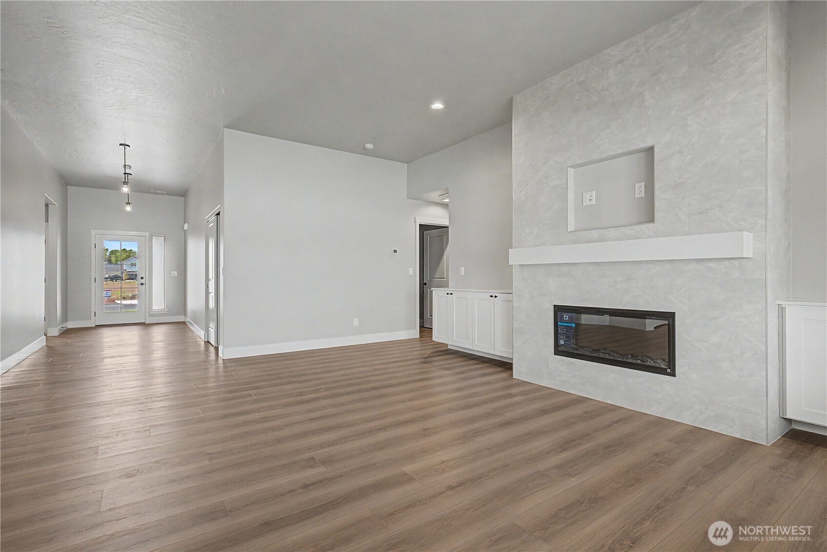 523 N Lessor Loop Moses Lake WA 98837
