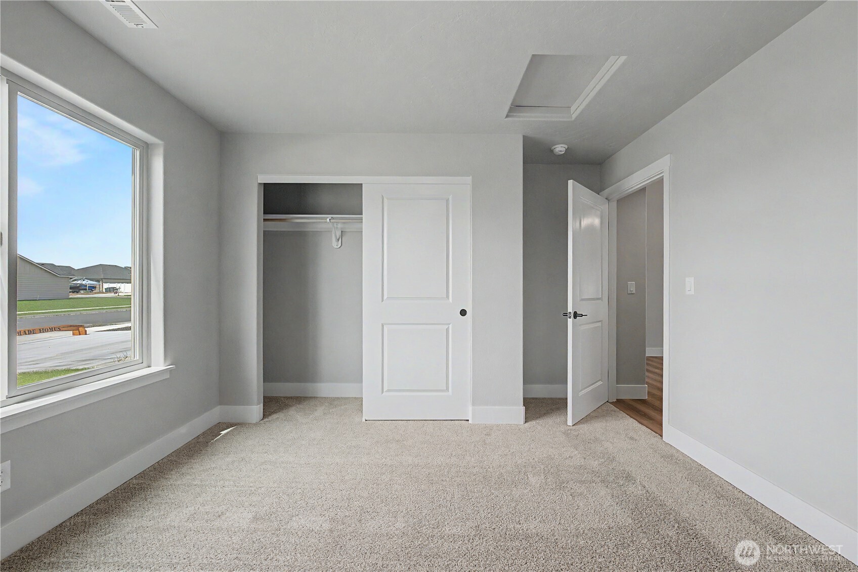 523 N Lessor Loop Moses Lake WA 98837