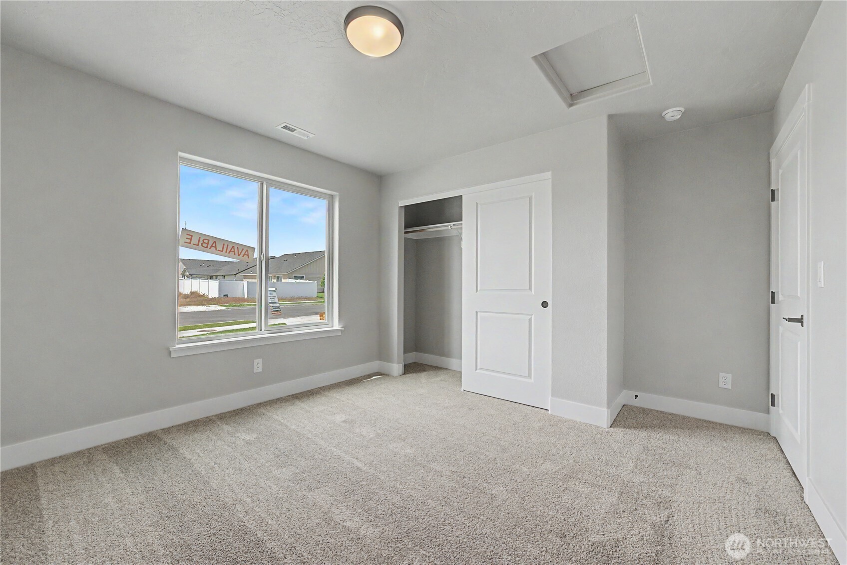 523 N Lessor Loop Moses Lake WA 98837