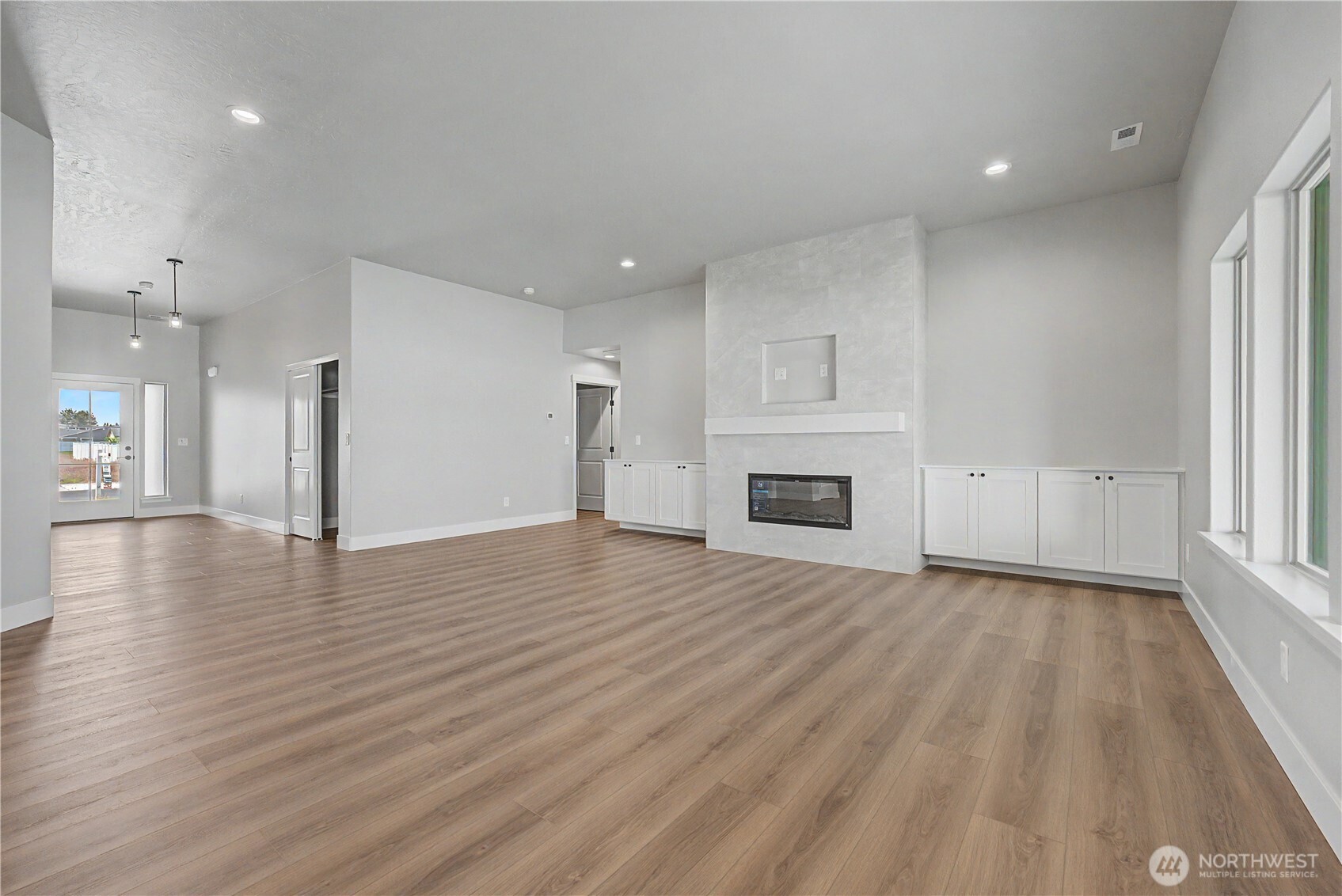 523 N Lessor Loop Moses Lake WA 98837